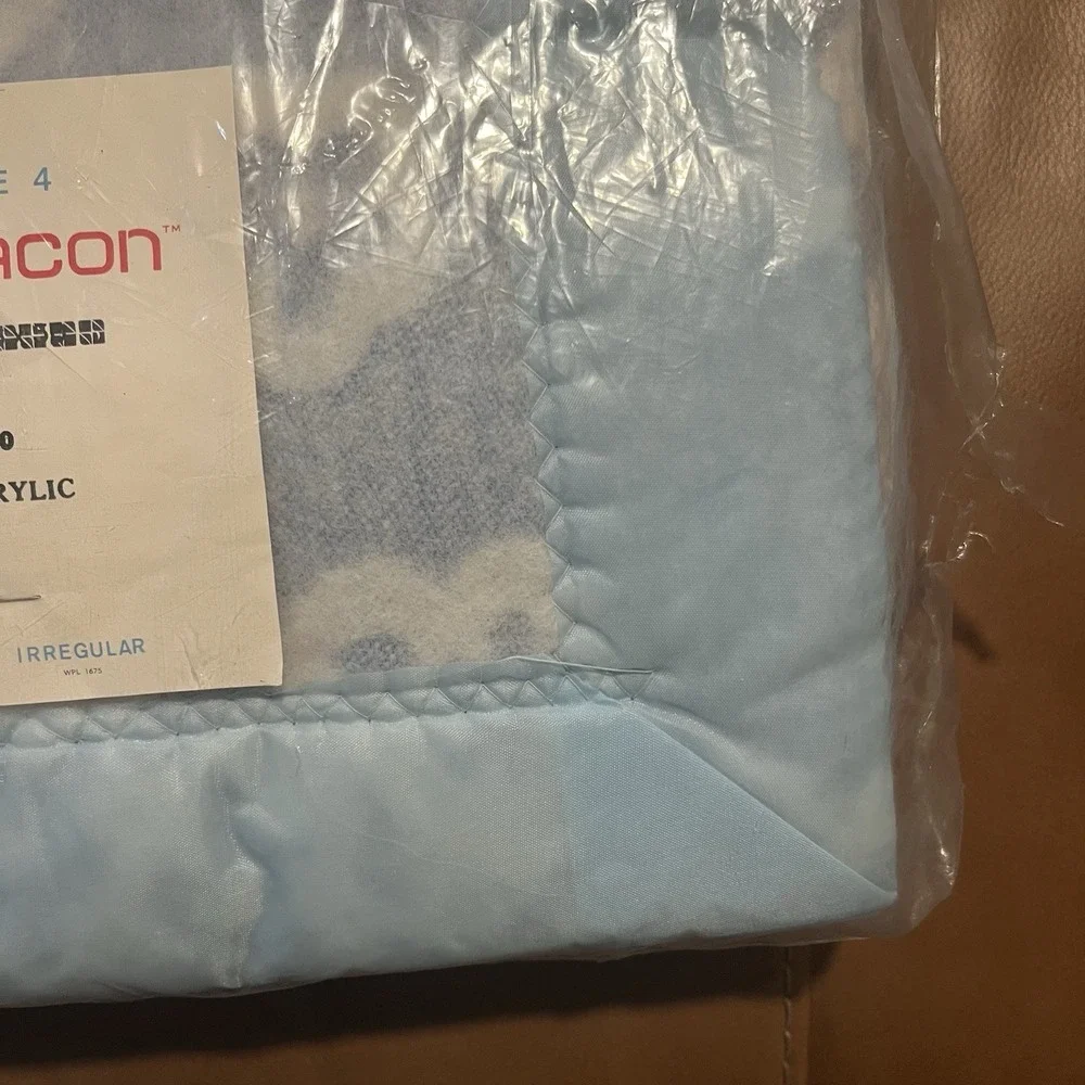 VTG Beacon Range 4 Baby Blanket Blue White Scroll Satin Trim NOS Factory Sealed